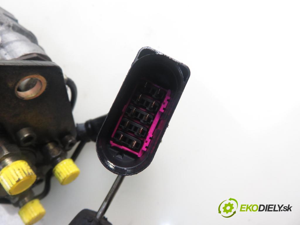 SKODA OCTAVIA I (1U2) HB 2004 66,00 1.9 TDI - ALH 1896,00 Pumpa vstrekovacia 038130107D ; 0460404977 (Vstrekovacie čerpadlo)