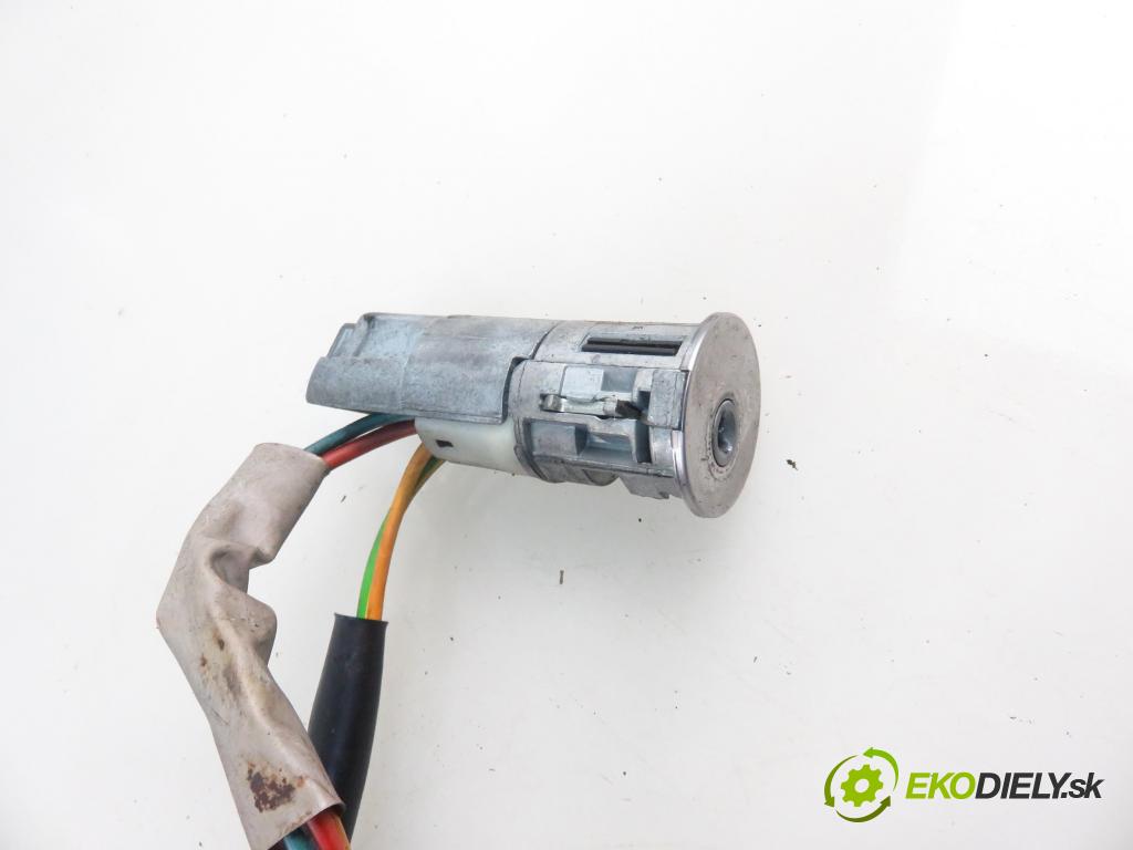 CITROEN XSARA PICASSO (N68) MINIVAN 2004 70,00 1.6 - NFV (TU5JP) 1587,00 spinačka  (Spínacia skrinka a kľúč)