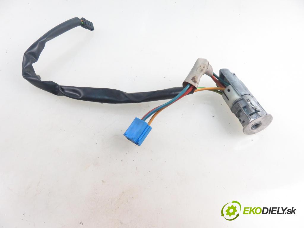 CITROEN XSARA PICASSO (N68) MINIVAN 2004 70,00 1.6 - NFV (TU5JP) 1587,00 spinačka  (Spínacia skrinka a kľúč)