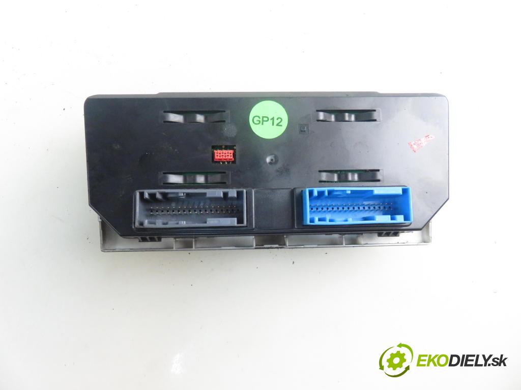 OPEL ASTRA H (A04) HB 2004 74,00 1.7 CDTI 100 - Z 17 DTH 1686,00 Panel kúrenia KLIMATRONIK 13122963