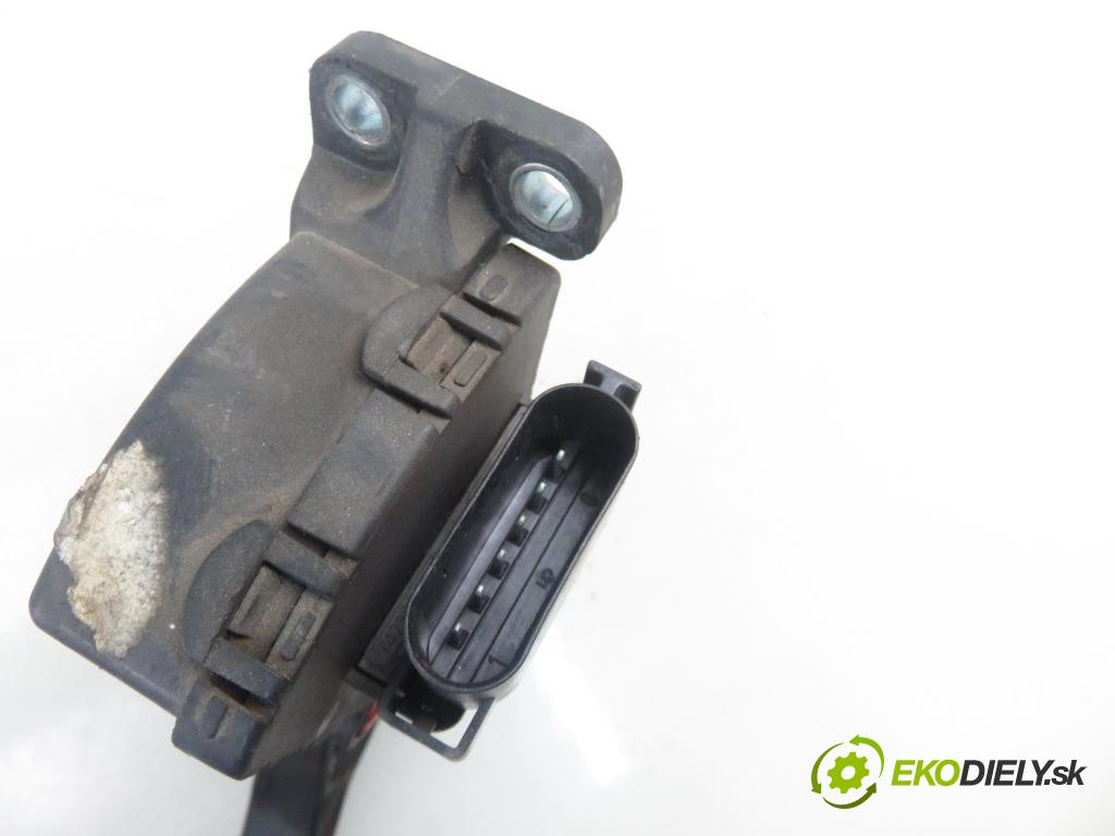 FORD FOCUS II Turnier (DA_, FFS, DS) KOMBI 2005 80,00 1.6 TDCi 109 - G8DE 1560,00 Potenciometer plynu 4M519F836CH ; 6PV00864100 (Pedál)