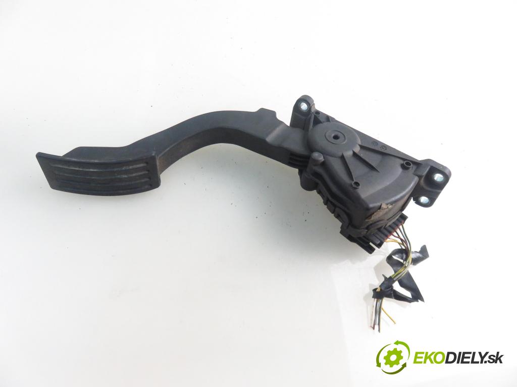 FORD FOCUS II Turnier (DA_, FFS, DS) KOMBI 2005 80,00 1.6 TDCi 109 - G8DE 1560,00 Potenciometer plynu 4M519F836CH ; 6PV00864100 (Pedál)