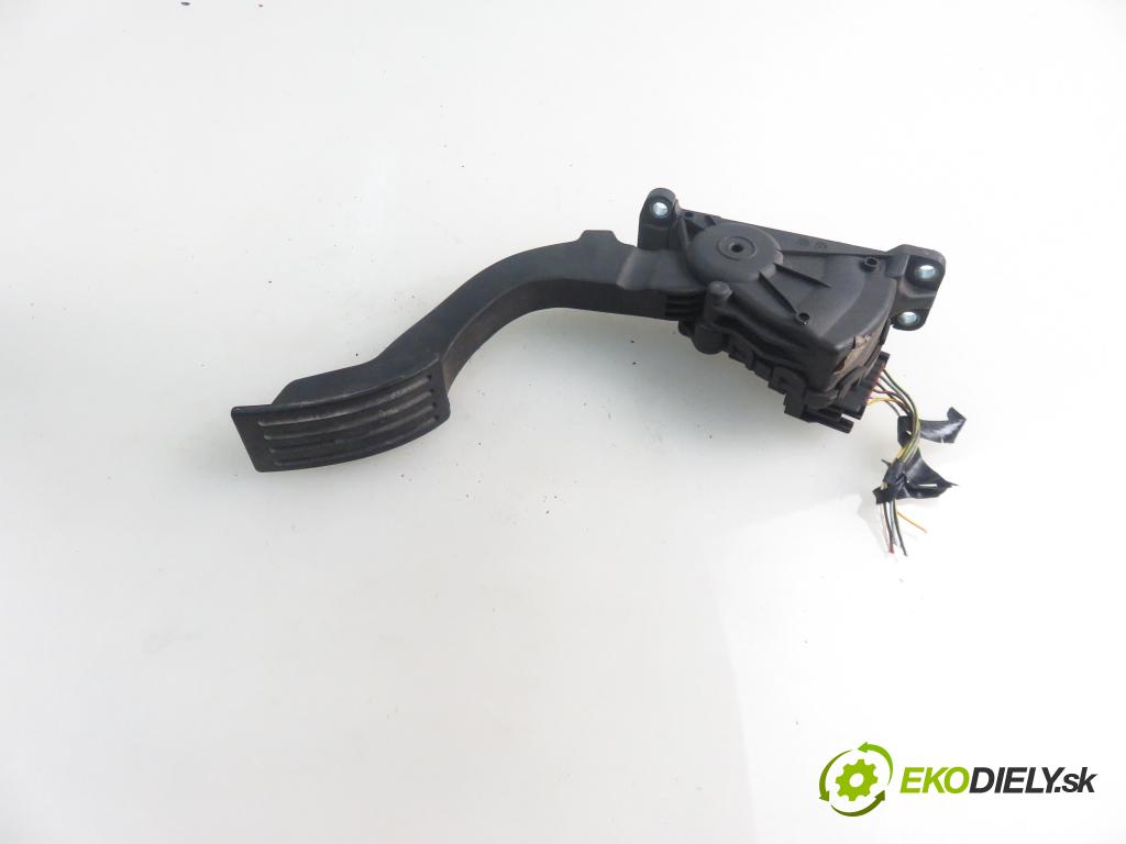 FORD FOCUS II Turnier (DA_, FFS, DS) KOMBI 2005 80,00 1.6 TDCi 109 - G8DE 1560,00 Potenciometer plynu 4M519F836CH ; 6PV00864100 (Pedál)