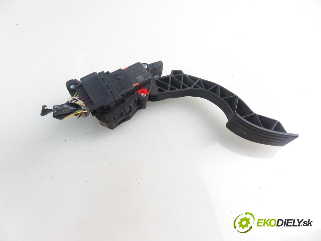 FORD FOCUS II Turnier (DA_, FFS, DS) KOMBI 2005 80,00 1.6 TDCi 109 - G8DE 1560,00 Potenciometer plynu 4M519F836CH ; 6PV00864100 (Pedál)