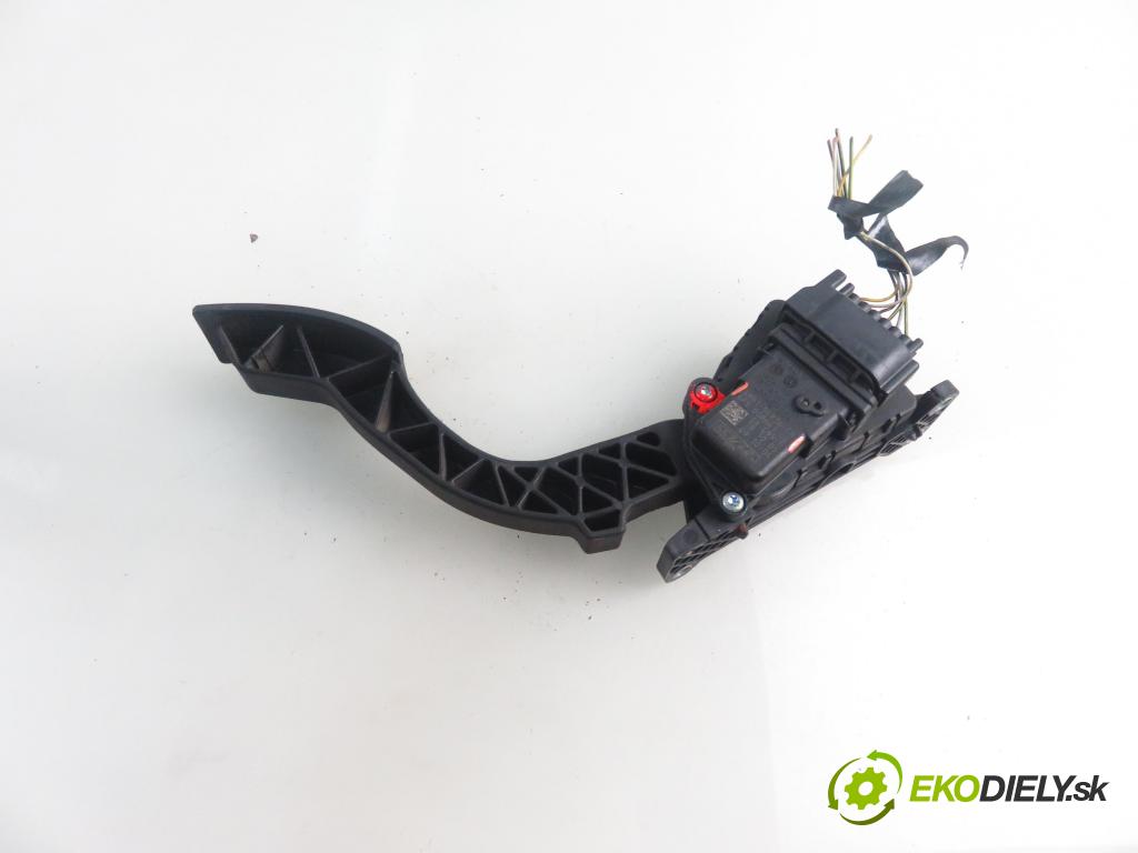 FORD FOCUS II Turnier (DA_, FFS, DS) KOMBI 2005 80,00 1.6 TDCi 109 - G8DE 1560,00 Potenciometer plynu 4M519F836CH ; 6PV00864100 (Pedál)