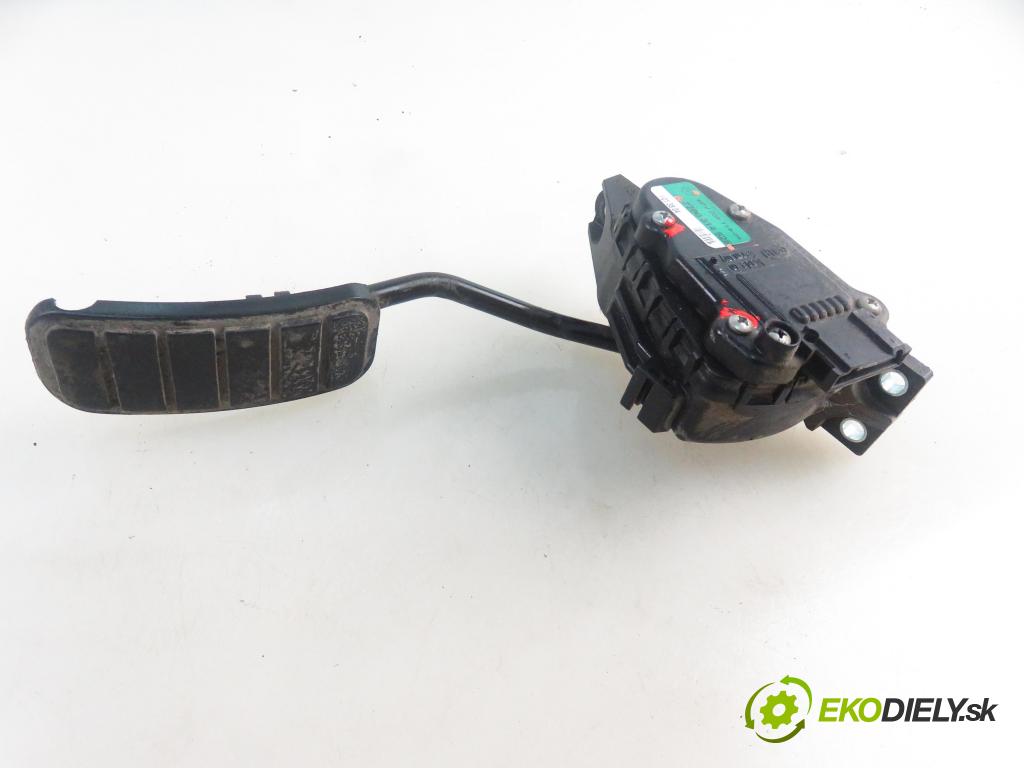 RENAULT MASTER II Skrzynia (FD) FURGON 2004 73,00 2.5 dCi 100 - G9U 754 2464,00 Potenciometer plynu 7700314525 ; 6PV0081190 (Pedál)