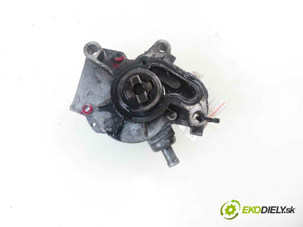 AUDI A3 (8L1) HB 2001 81,00 1.9 TDI 110 - AHF 1896,00 Pumpa vákuová 038145101B