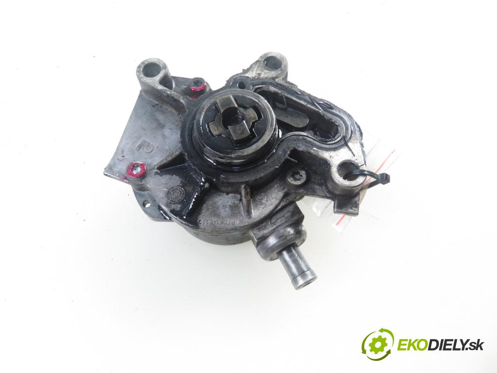 AUDI A3 (8L1) HB 2001 81,00 1.9 TDI 110 - AHF 1896,00 Pumpa vákuová 038145101B