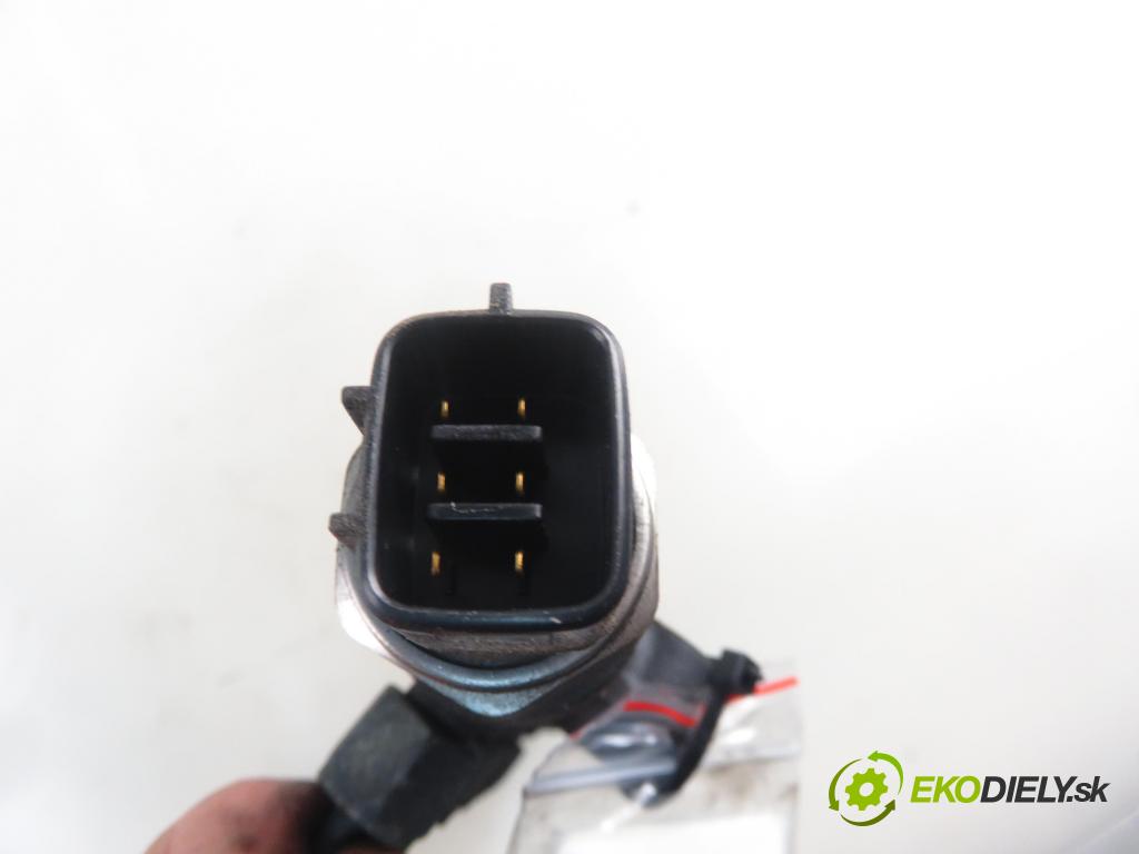 TOYOTA COROLLA (_E12_) HB 2003 66,00 2.0 D-4D 1995,00 Lišta vstrekovacia 8945860010 (Vstrekovacia lišta)