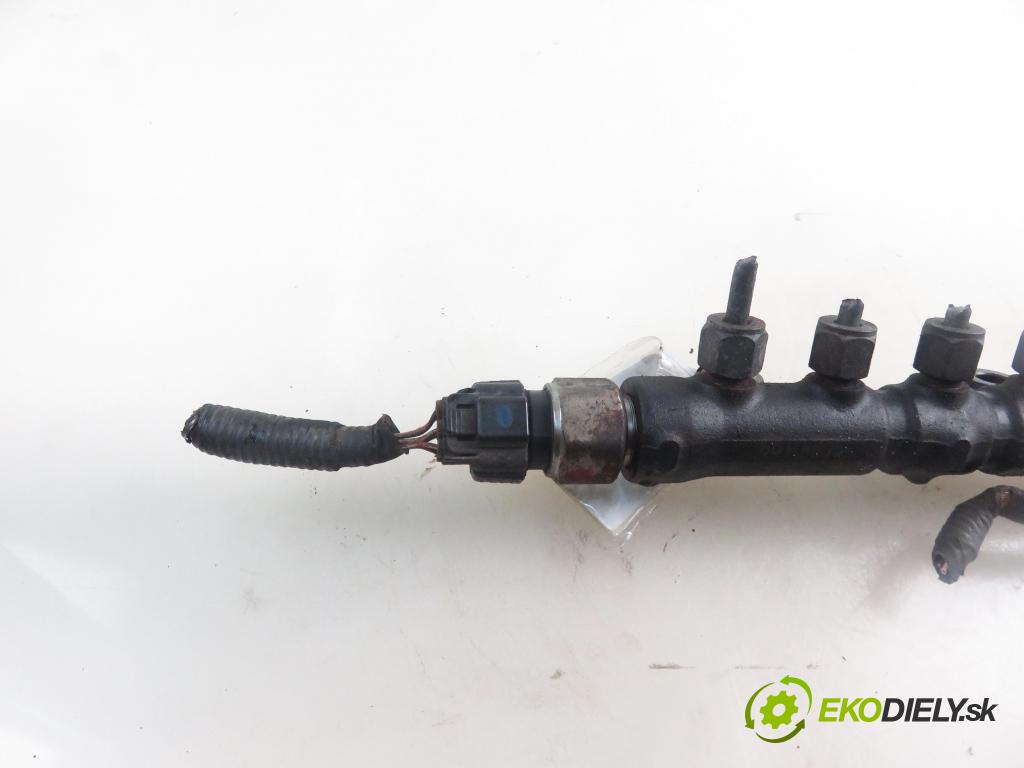 TOYOTA COROLLA (_E12_) HB 2003 66,00 2.0 D-4D 1995,00 Lišta vstrekovacia 8945860010 (Vstrekovacia lišta)