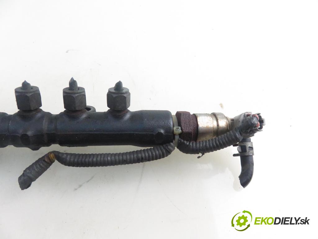 TOYOTA COROLLA (_E12_) HB 2003 66,00 2.0 D-4D 1995,00 Lišta vstrekovacia 8945860010 (Vstrekovacia lišta)