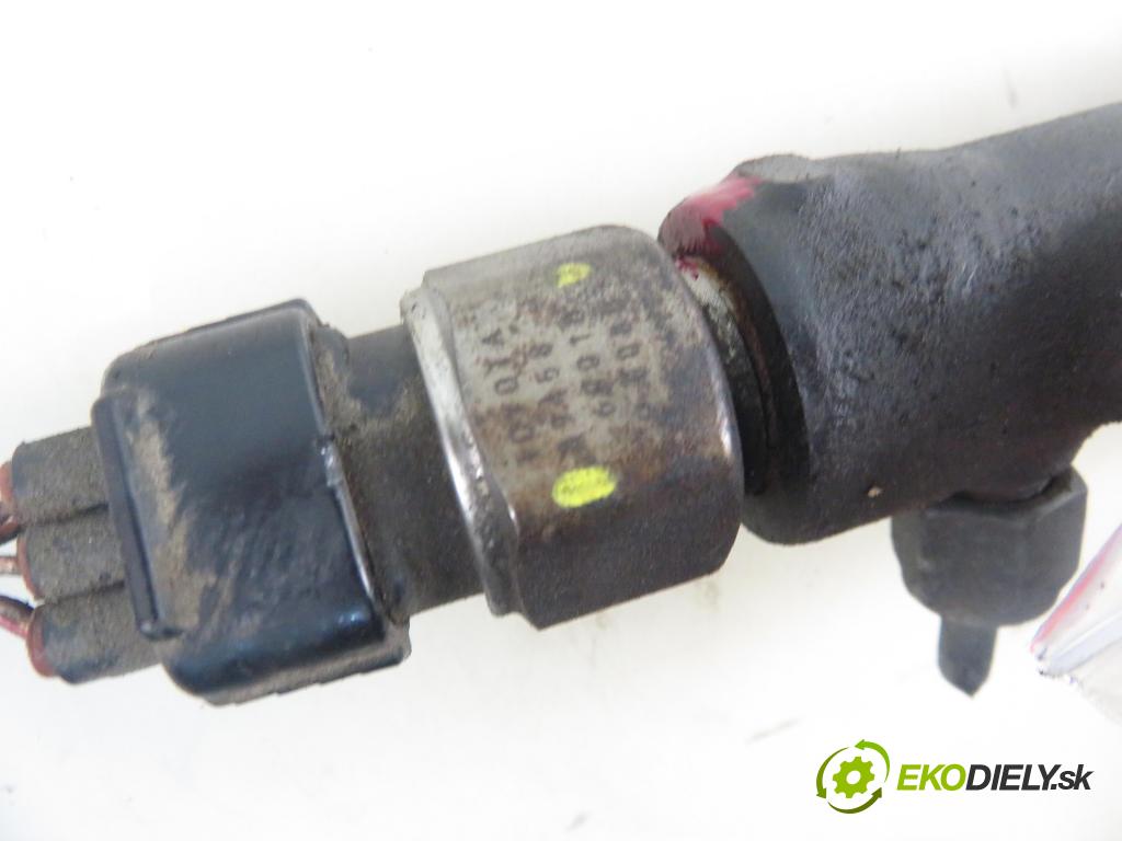 TOYOTA COROLLA (_E12_) HB 2003 66,00 2.0 D-4D 1995,00 Lišta vstrekovacia 8945860010 (Vstrekovacia lišta)