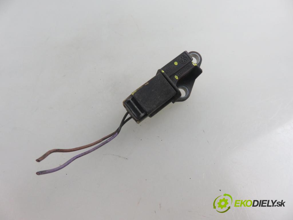 AUDI A4 (8K2, B8) SEDAN 2008 118,00 1.8 TFSI - CABB 1798,00 Snímač nárazu 5WK43738 ; 8K0959651 (Snímač nárazu)