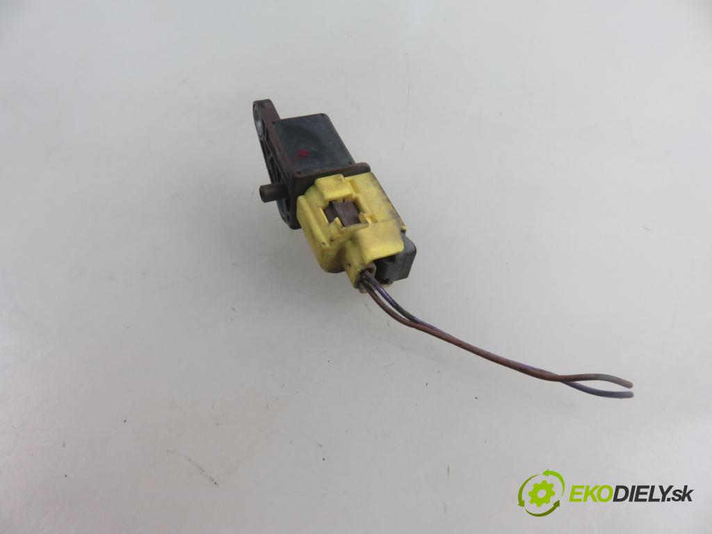 AUDI A4 (8K2, B8) SEDAN 2008 118,00 1.8 TFSI - CABB 1798,00 Snímač nárazu 5WK43738 ; 8K0959651 (Snímač nárazu)