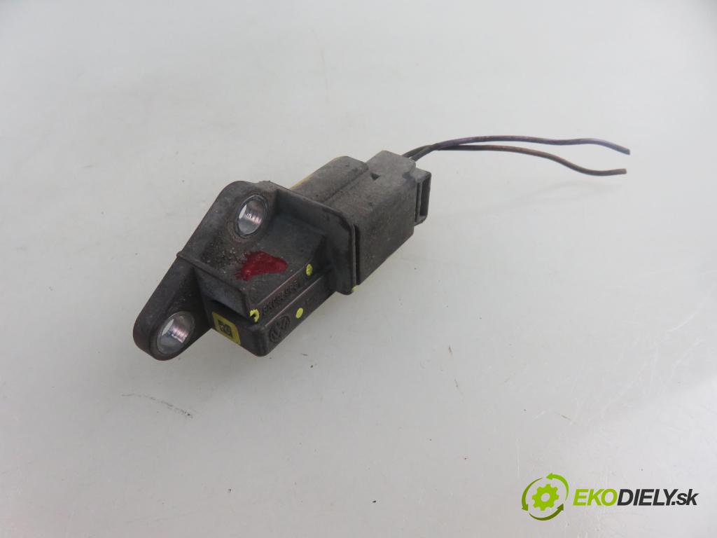 AUDI A4 (8K2, B8) SEDAN 2008 118,00 1.8 TFSI - CABB 1798,00 Snímač nárazu 5WK43738 ; 8K0959651 (Snímač nárazu)