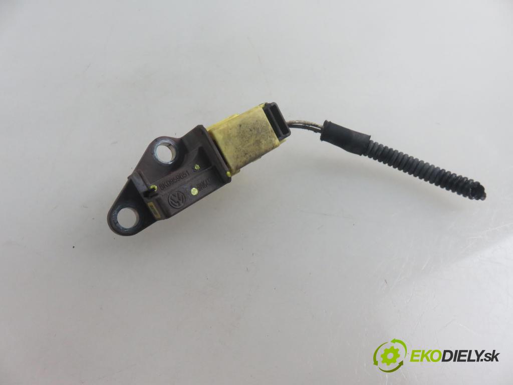 AUDI A4 (8K2, B8) SEDAN 2008 118,00 1.8 TFSI - CABB 1798,00 Snímač nárazu 5WK43738 ; 8K0959651 (Snímač nárazu)