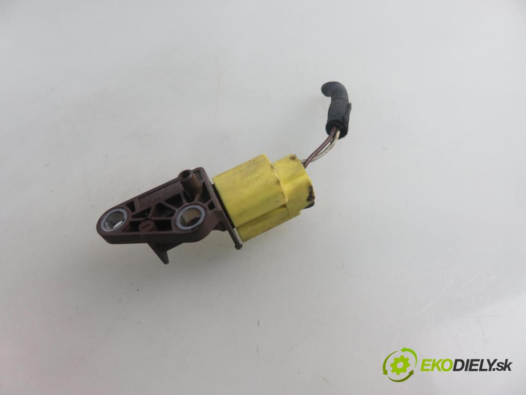 AUDI A4 (8K2, B8) SEDAN 2008 118,00 1.8 TFSI - CABB 1798,00 Snímač nárazu 5WK43738 ; 8K0959651 (Snímač nárazu)