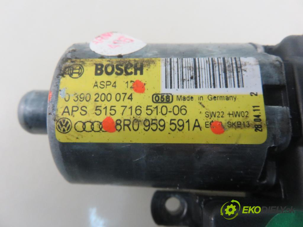 VW PASSAT B7 Variant (365) KOMBI 2011 103,00 2.0 TDI - CFFB 1968,00 Motorček strešného okna 8R0959591A ; 0390200074 (Motorček ovládania strešného okna)