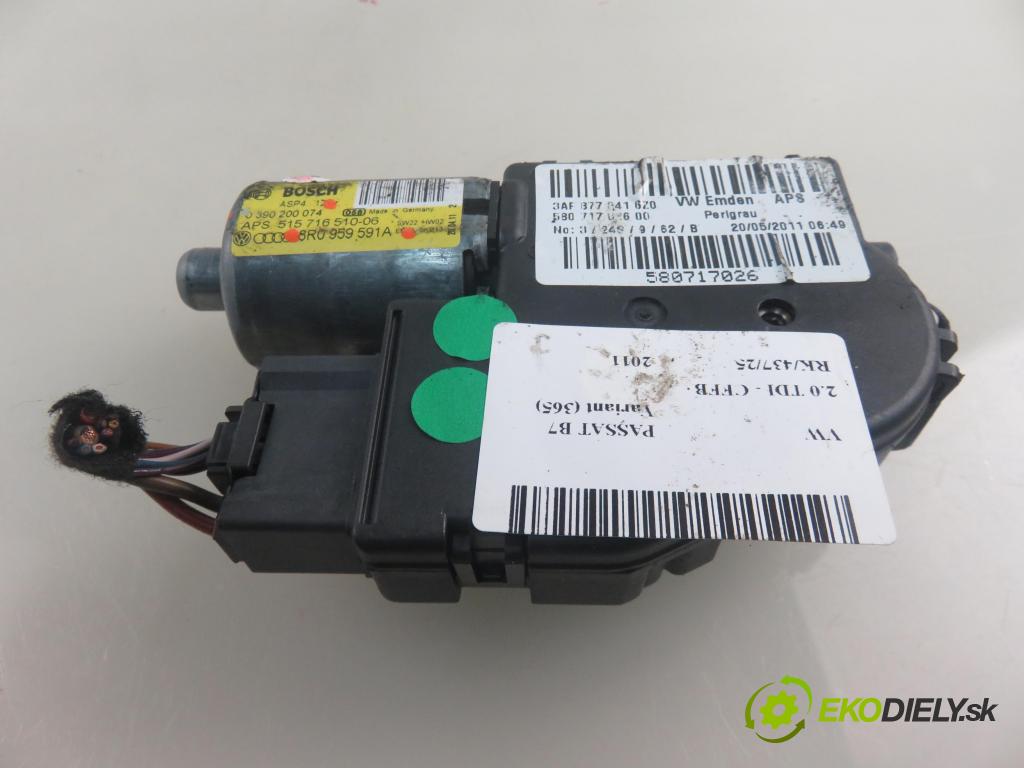 VW PASSAT B7 Variant (365) KOMBI 2011 103,00 2.0 TDI - CFFB 1968,00 Motorček strešného okna 8R0959591A ; 0390200074 (Motorček ovládania strešného okna)