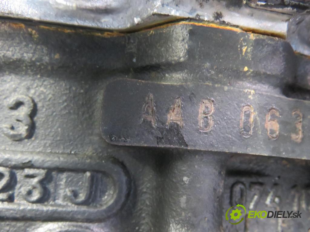 VW TRANSPORTER IV Autobus (70XB, 70XC, 7DB, 7DW, 7DK) BUS 1993 57,00 2.4 D 78 2370,00 Motor DIESEL AAB