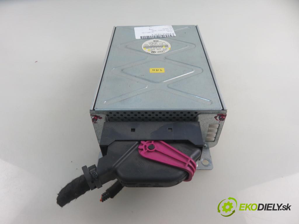 AUDI A6 (4F2, C6) SEDAN 2004 165,00 3.0 TDI quattro - BMK 2967,00 Zosilňovač 4F0910223B ; 4F0035223 (Zosilňovač)