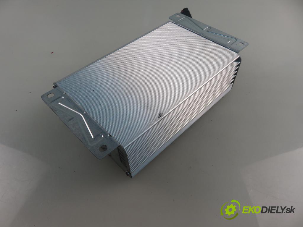 AUDI A6 (4F2, C6) SEDAN 2004 165,00 3.0 TDI quattro - BMK 2967,00 Zosilňovač 4F0910223B ; 4F0035223 (Zosilňovač)