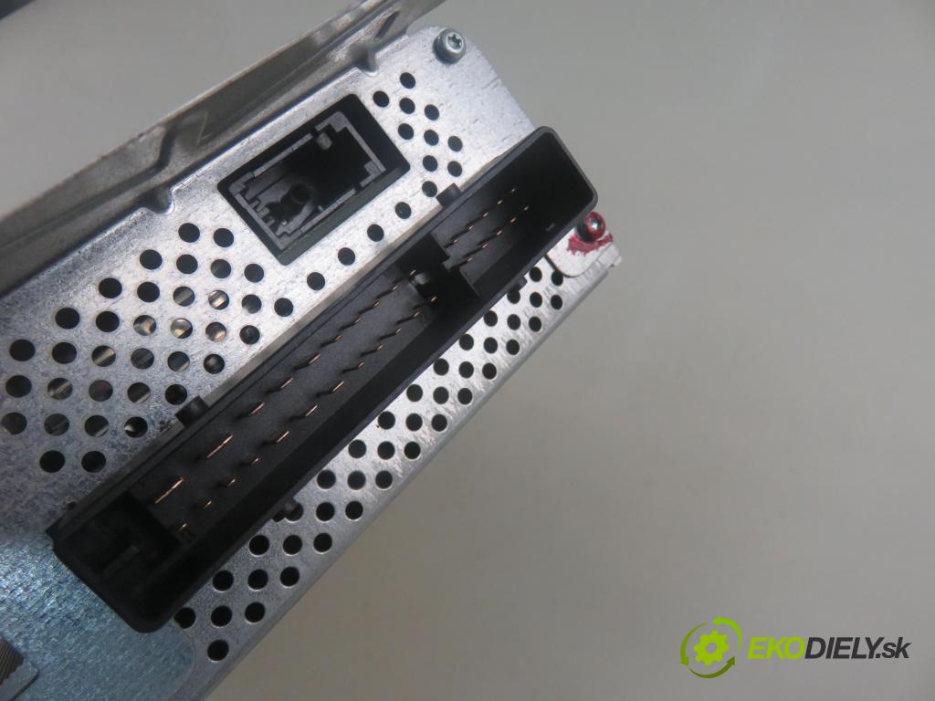 AUDI A6 (4F2, C6) SEDAN 2004 165,00 3.0 TDI quattro - BMK 2967,00 Zosilňovač 4F0910223B ; 4F0035223 (Zosilňovač)