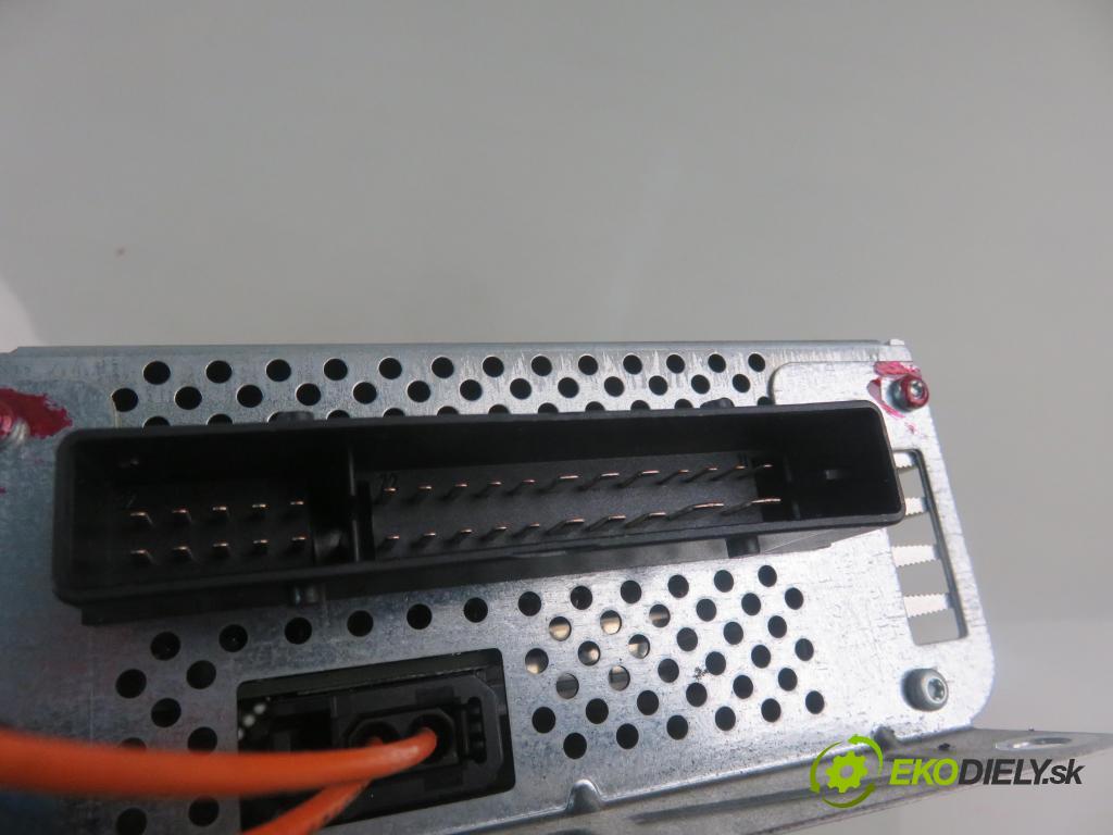 AUDI A6 (4F2, C6) SEDAN 2004 165,00 3.0 TDI quattro - BMK 2967,00 Zosilňovač 4F0910223B ; 4F0035223 (Zosilňovač)