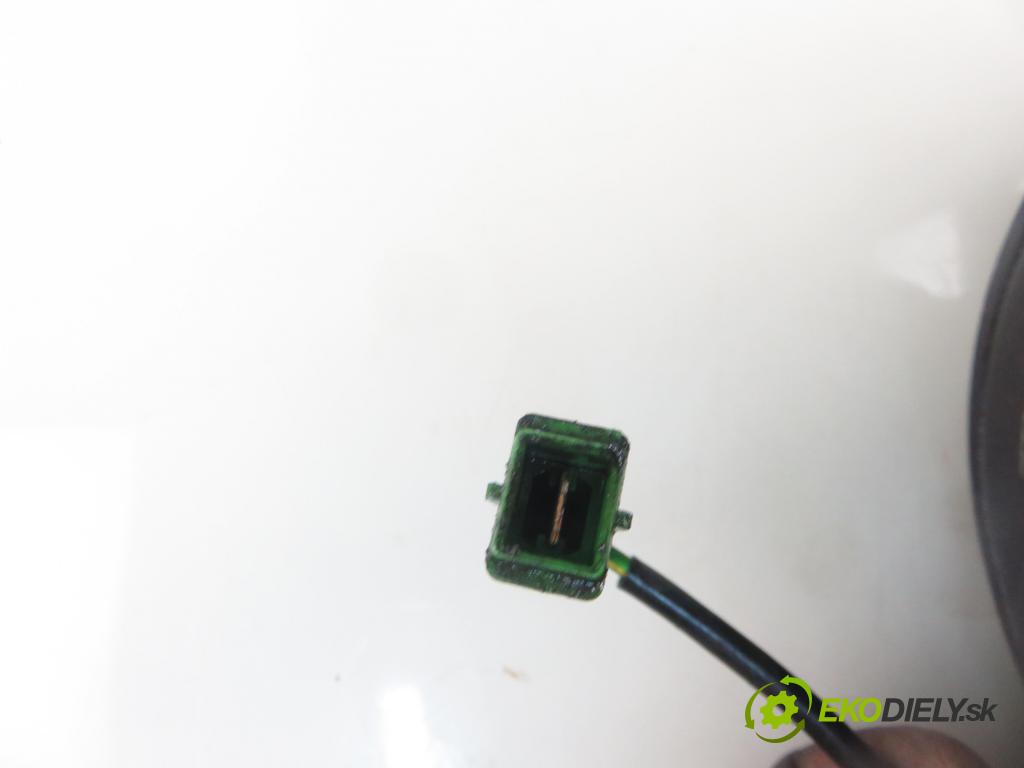 VW PASSAT B5 Variant (3B5) KOMBI 1998 66,00 1.9 TDI 90 - AHU 1896,00 KOMPRESOR: klimatizácie 8D0260805D (Kompresor klimatizácie)