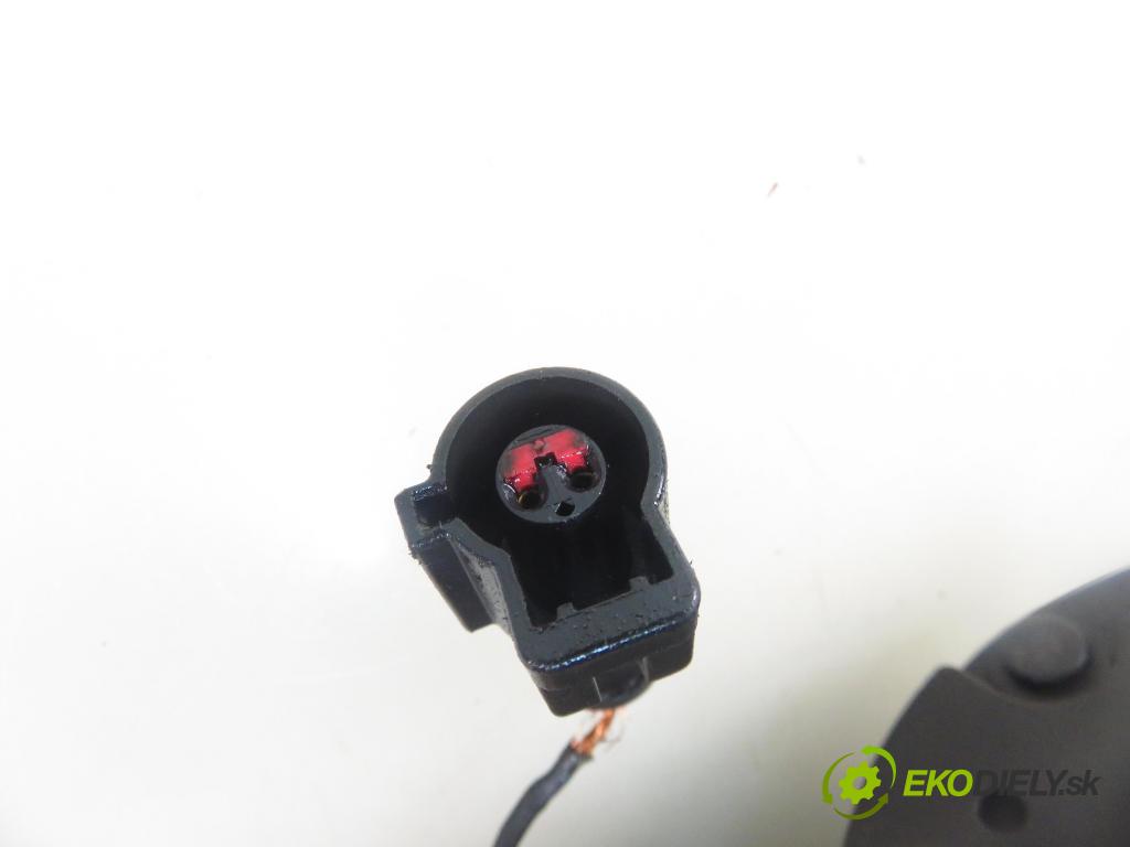 FORD FOCUS Turnier (DNW) KOMBI 2001 85,00 1.8 16V - EYDF 1796,00 KOMPRESOR: klimatizácie YS4H19D629AB (Kompresor klimatizácie)