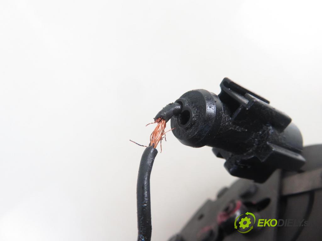 FORD FOCUS Turnier (DNW) KOMBI 2001 85,00 1.8 16V - EYDF 1796,00 KOMPRESOR: klimatizácie YS4H19D629AB (Kompresor klimatizácie)