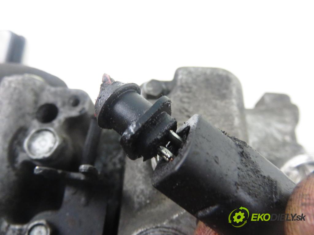 AUDI A6 (4F2, C6) SEDAN 2004 165,00 3.0 TDI quattro - BMK 2967,00 KOMPRESOR: klimatizácie 4F0260805G (Kompresor klimatizácie)