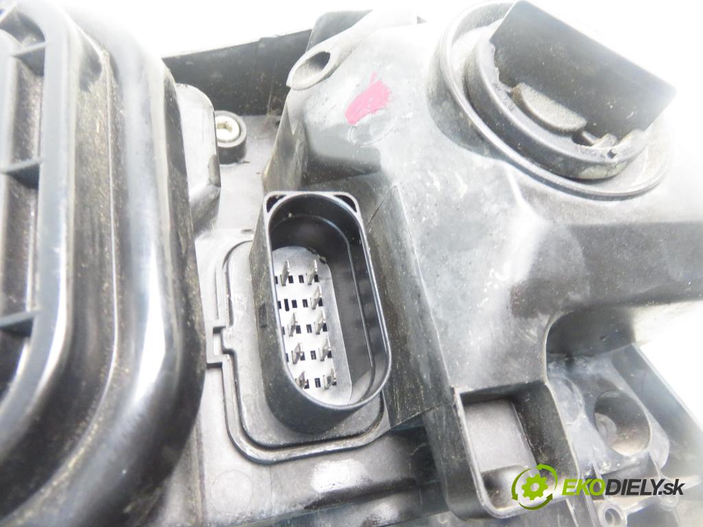 AUDI A6 (4F2, C6) SEDAN 2004 165,00 3.0 TDI quattro - BMK 2967,00 světlo PP 4F0941004