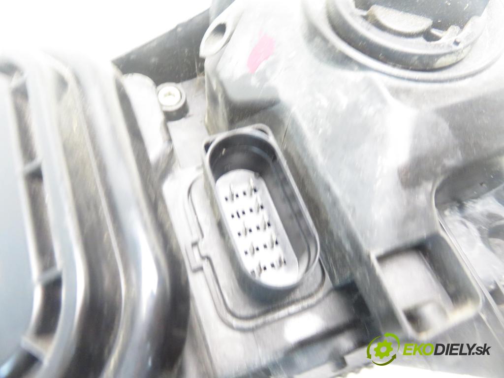 AUDI A6 (4F2, C6) SEDAN 2004 165,00 3.0 TDI quattro - BMK 2967,00 světlo PP 4F0941004