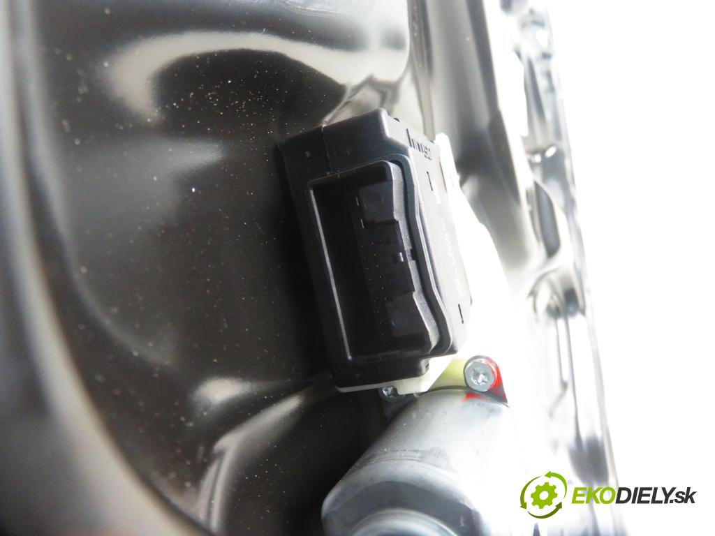 VW PASSAT B7 Variant (365) KOMBI 2011 103,00 2.0 TDI - CFFB 1968,00 mechanismus oken PTE 3AA839756 ; 3C0959704