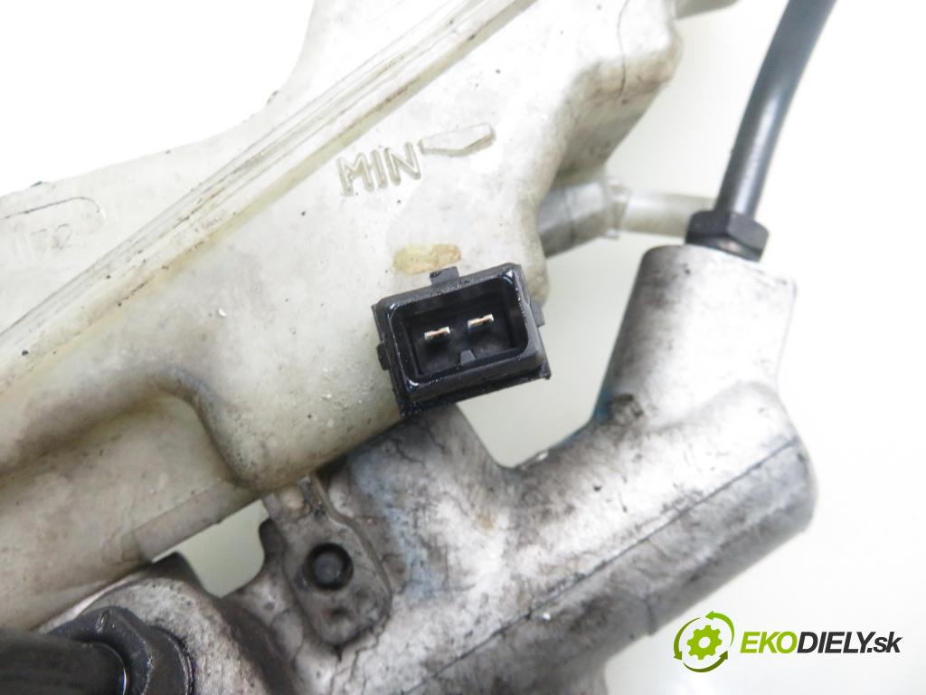 TOYOTA AVENSIS sedan (_T25_) SEDAN 2004 85,00 2.0 D-CAT 116- 1CD-FTV 1995,00 Posilovač 4720005170 ; 0204024541 (Servočerpadlo, pumpa riadenia)