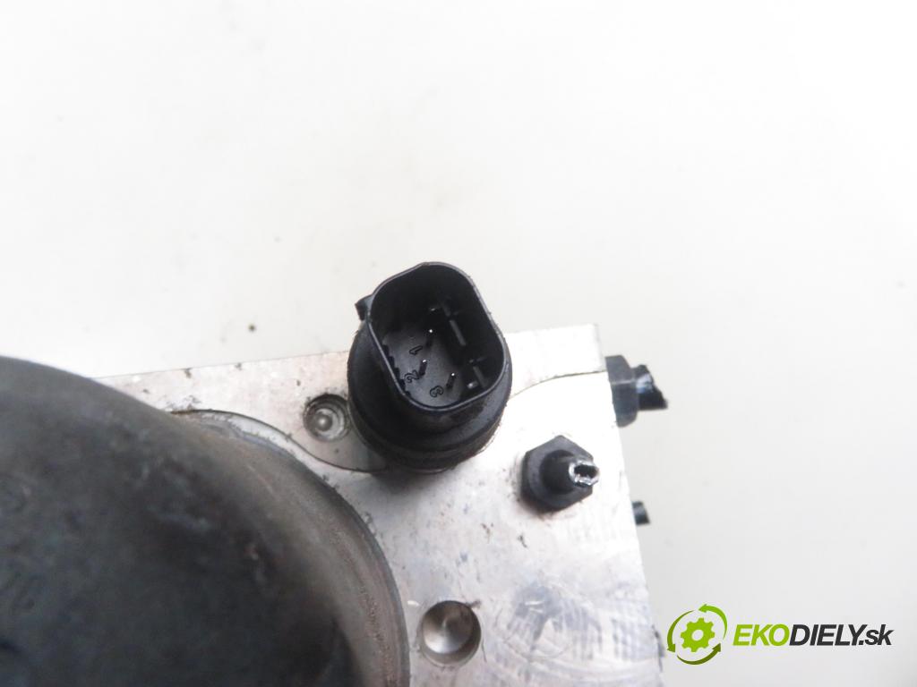 AUDI A4 (8E2, B6) SEDAN 2001 96,00 1.9 TDI PD 130 - AWX 1896,00 Pumpa ABS 0265950011 ; 0265225048 (Pumpa ABS)