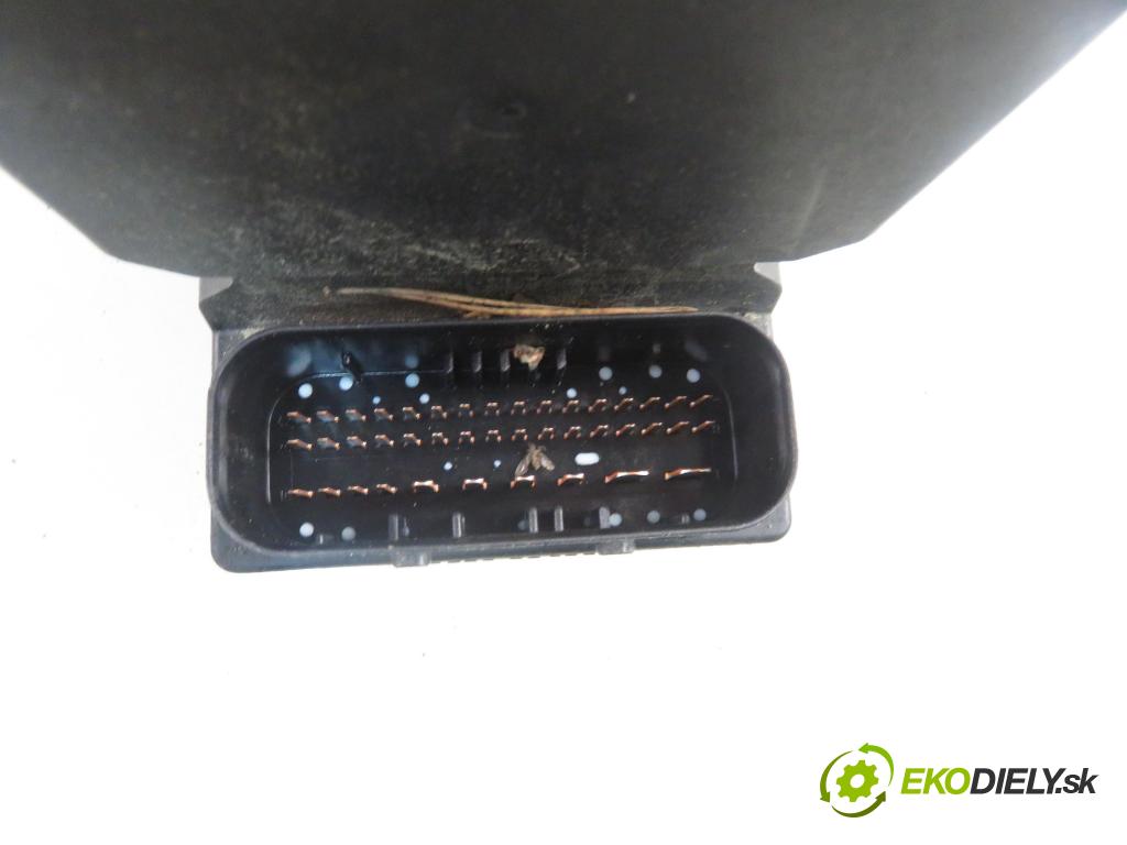 AUDI A4 (8E2, B6) SEDAN 2001 96,00 1.9 TDI PD 130 - AWX 1896,00 Pumpa ABS 0265950011 ; 0265225048 (Pumpa ABS)