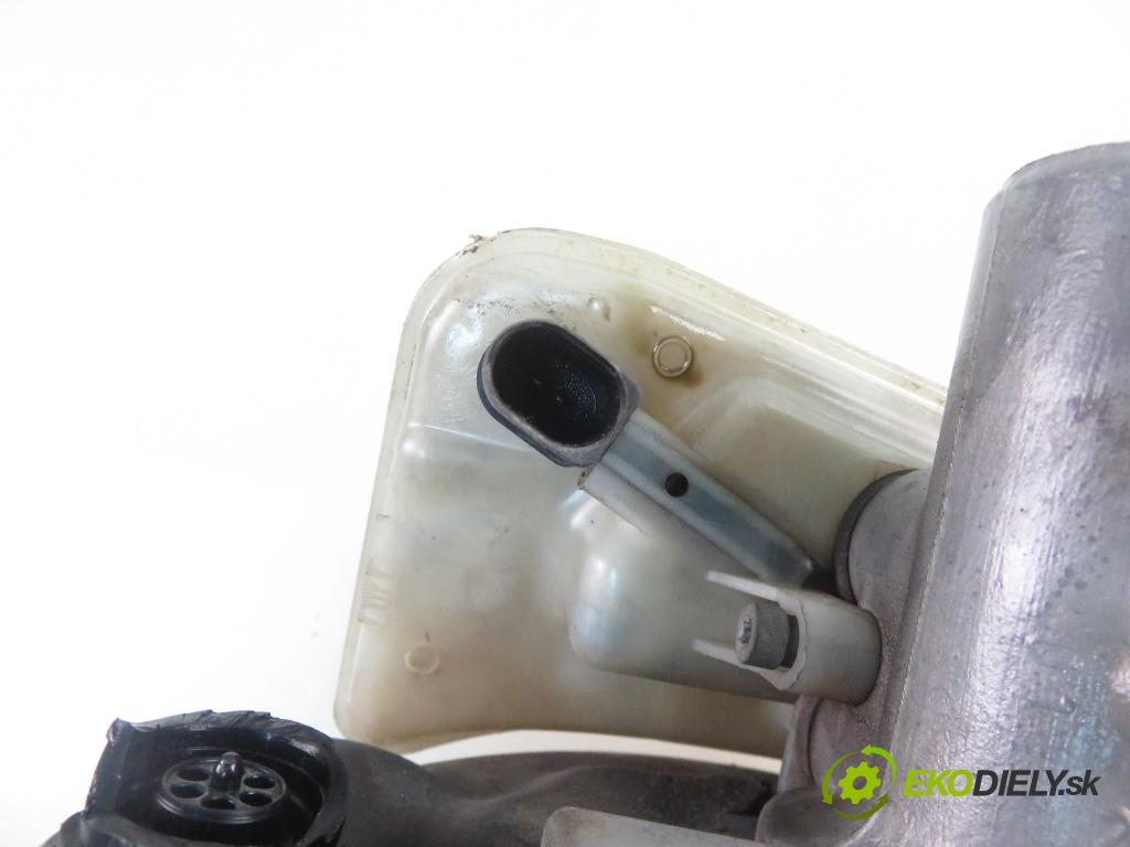 AUDI A4 (8E2, B6) SEDAN 2001 96,00 1.9 TDI PD 130 - AWX 1896,00 Posilovač 8E0612105J (Servočerpadlo, pumpa riadenia)