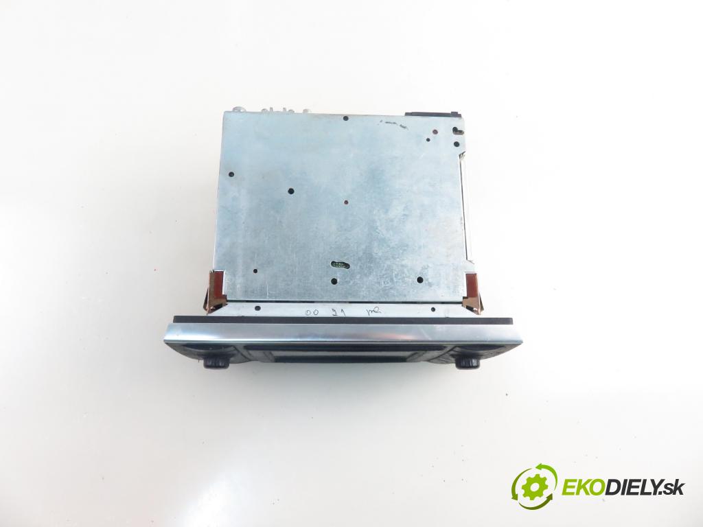 AUDI A4 (8E2, B6) SEDAN 2002 96,00 1.9 TDI PD 130 1896,00 RADIO CD 8E0035192B