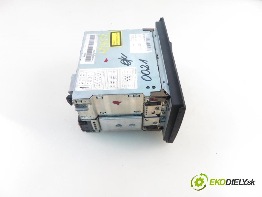 AUDI A4 (8E2, B6) SEDAN 2002 96,00 1.9 TDI PD 130 1896,00 RADIO CD 8E0035192B