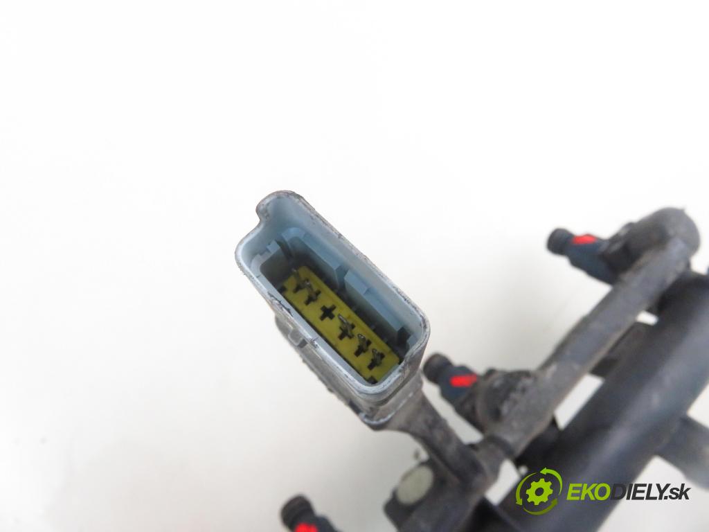 CITROEN XSARA PICASSO (N68) MINIVAN 2004 70,00 1.6 - NFV (TU5JP) 1587,00 Lišta vstrekovacia 9628982980D (Vstrekovacia lišta)