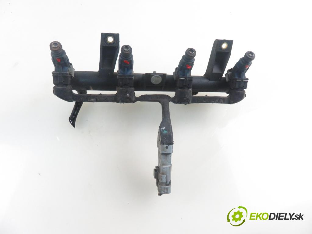 CITROEN XSARA PICASSO (N68) MINIVAN 2004 70,00 1.6 - NFV (TU5JP) 1587,00 Lišta vstrekovacia 9628982980D (Vstrekovacia lišta)