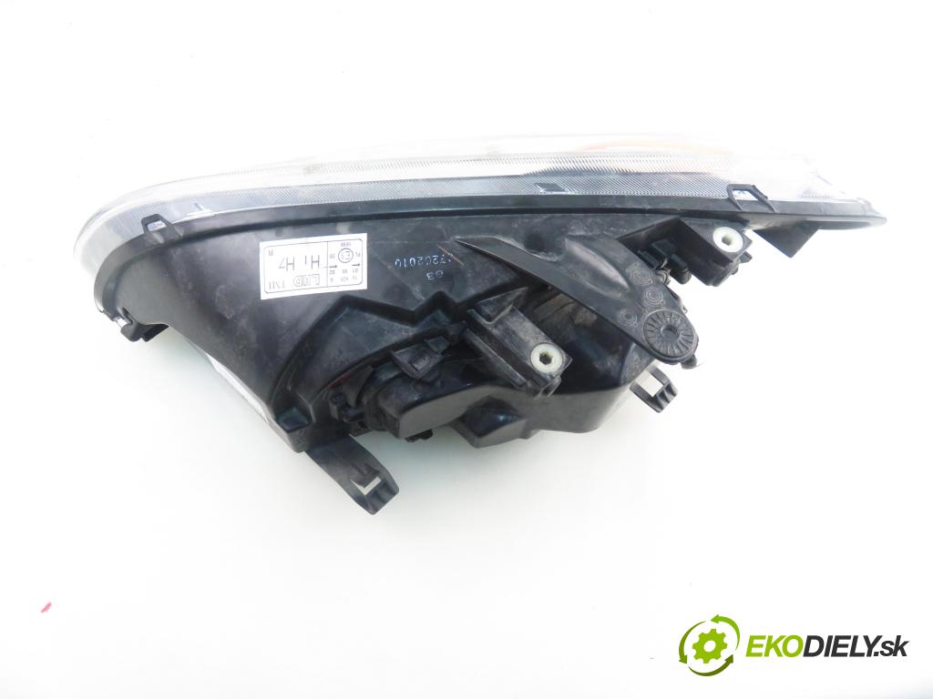 FORD FOCUS II Turnier (DA_, FFS, DS) KOMBI 2004 74,00 1.6 - HWDA 1596,00 světlo PP 