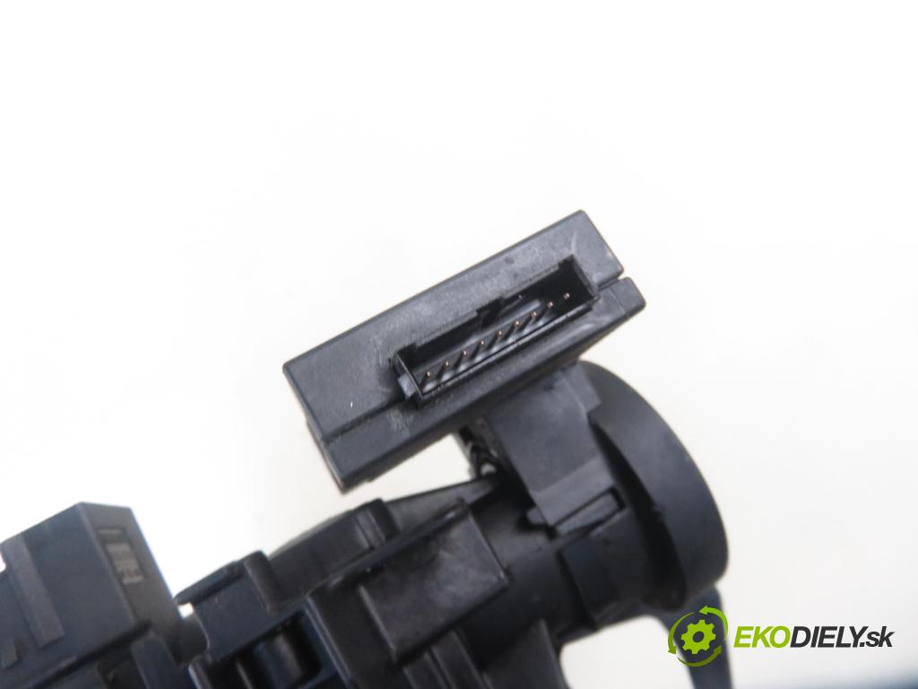 OPEL ASTRA G liftback (T98) HB 2001 62,00 1.6 8V - Z 16 SE 1598,00 spinačka 90589313 ; 90589389 ; 24445098 (Spínacia skrinka)