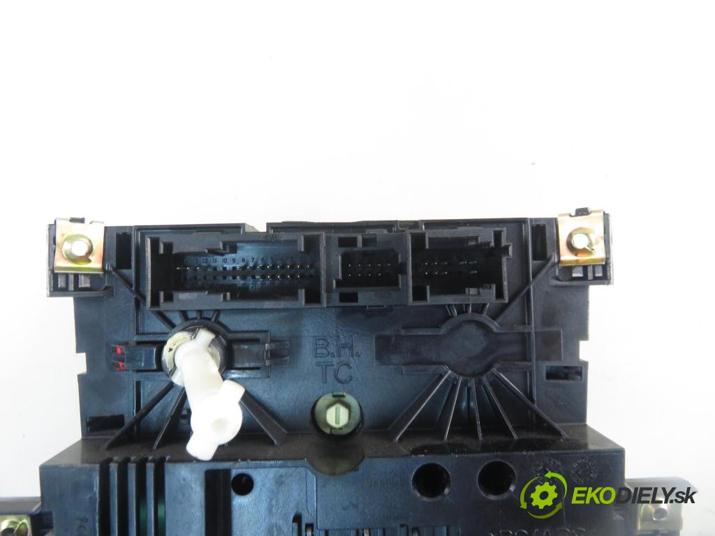 MERCEDES-BENZ VITO Autobus (W639) BUS 2005 110,00 115 CDI 150 - OM 646.982 2148,00 Panel kúrenia KLIMATIZACE: A6394461328KZ ; A6394450605KZ