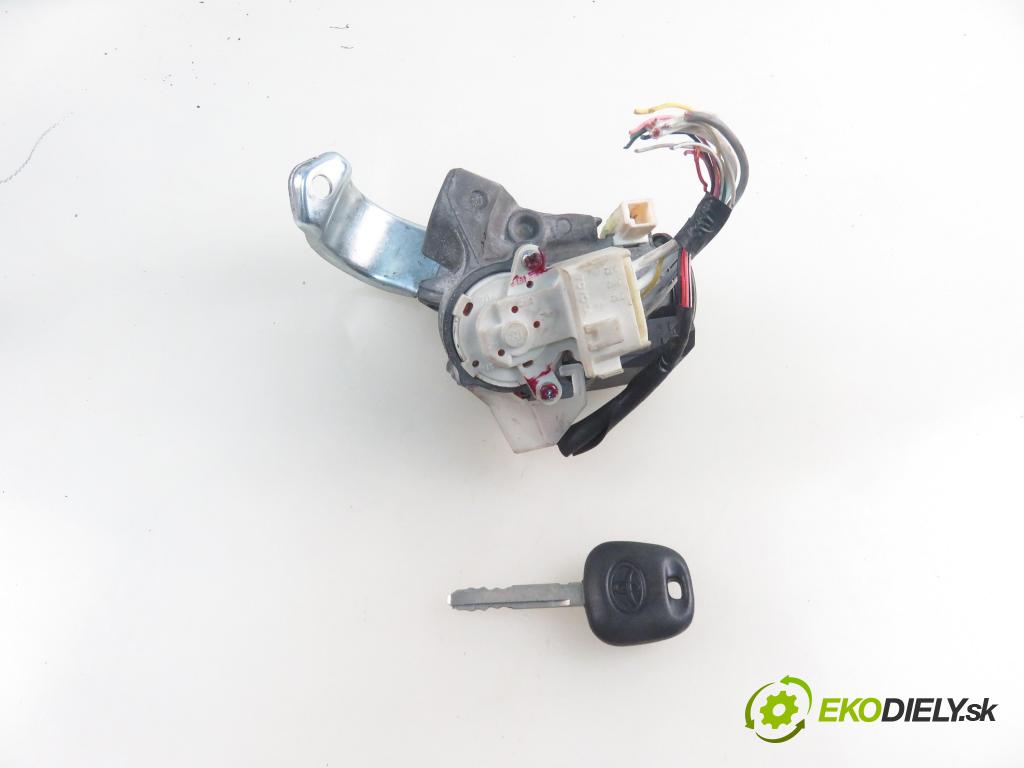 TOYOTA AURIS (_E15_) HB 2008 71,00 1.4 (ZZE150_) 97 - 4ZZ-FE 1398,00 spinačka N0502638 ; N0502639 (Spínacia skrinka)