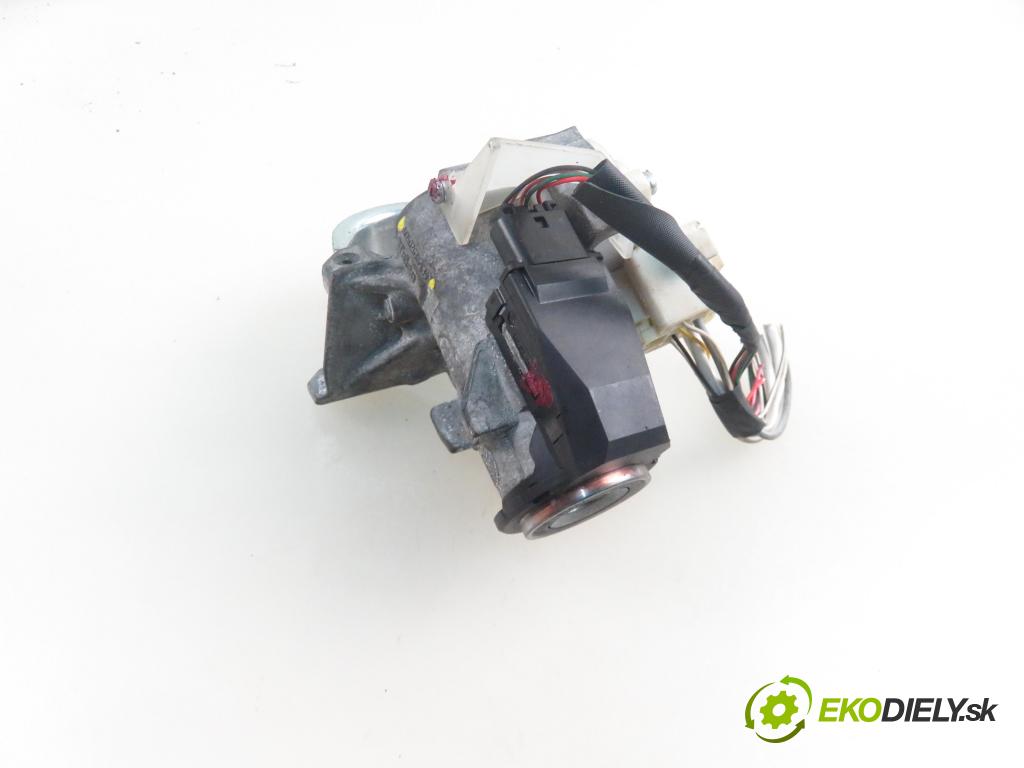 TOYOTA AURIS (_E15_) HB 2008 71,00 1.4 (ZZE150_) 97 - 4ZZ-FE 1398,00 spinačka N0502638 ; N0502639 (Spínacia skrinka)