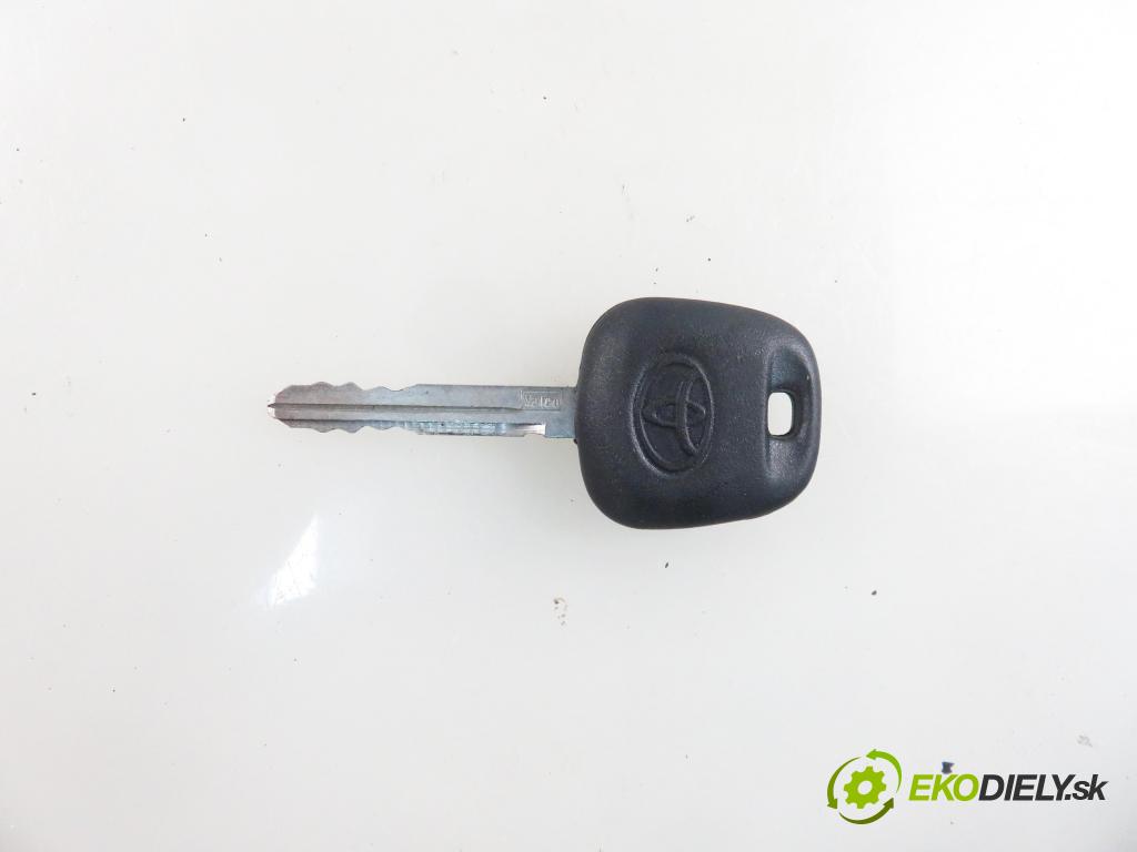 TOYOTA AURIS (_E15_) HB 2008 71,00 1.4 (ZZE150_) 97 - 4ZZ-FE 1398,00 spinačka N0502638 ; N0502639 (Spínacia skrinka)