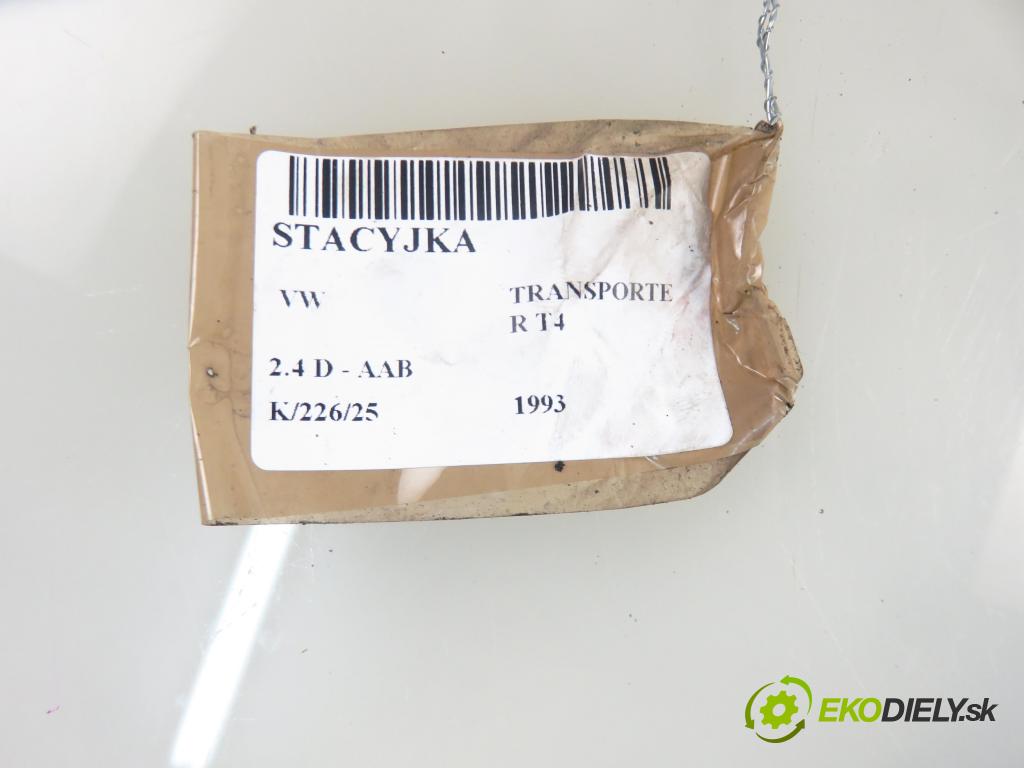 VW TRANSPORTER IV Autobus (70XB, 70XC, 7DB, 7DW, 7DK) BUS 1993 57,00 2.4 D 78 2370,00 spinačka 701905851 (Spínacia skrinka)